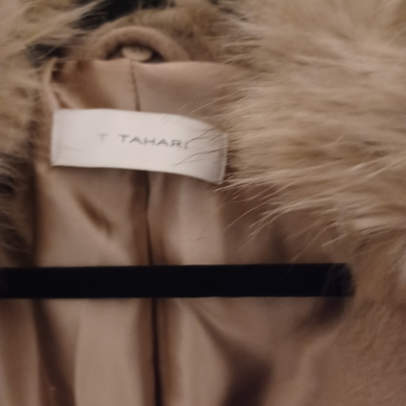 Tahari beige wool coat with removable collar - Picture 2 of 2